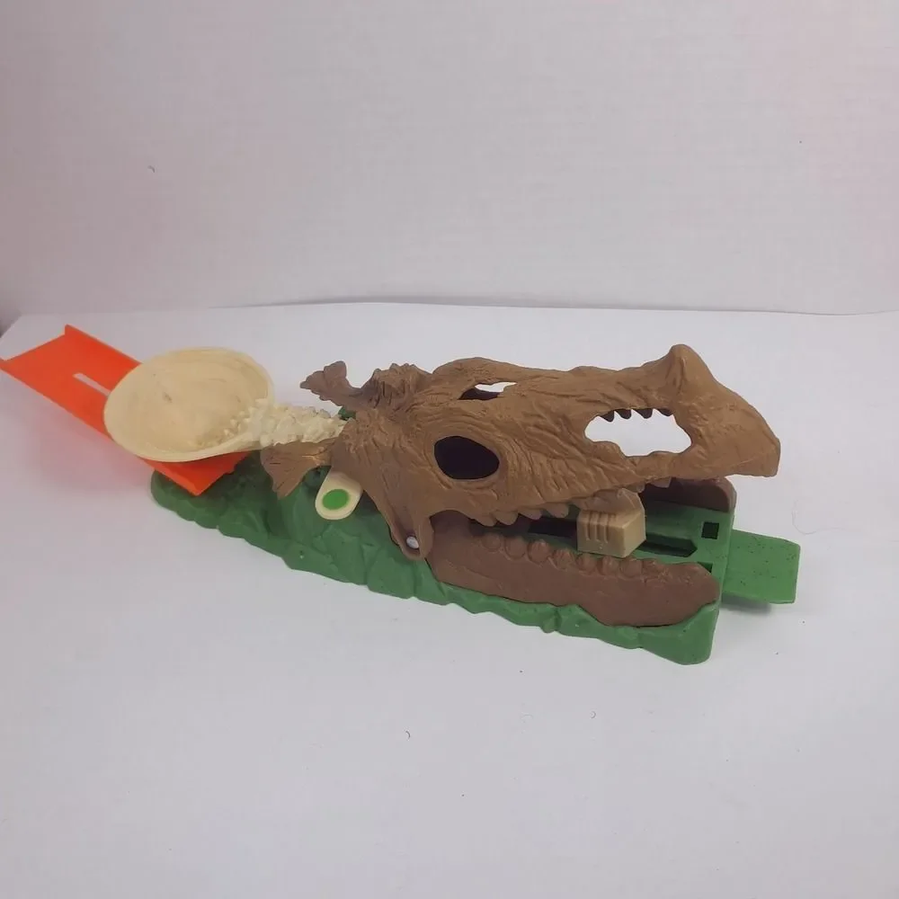 Hot Wheels Dino trick track dinosaur skull track part skeleton bones head N4723